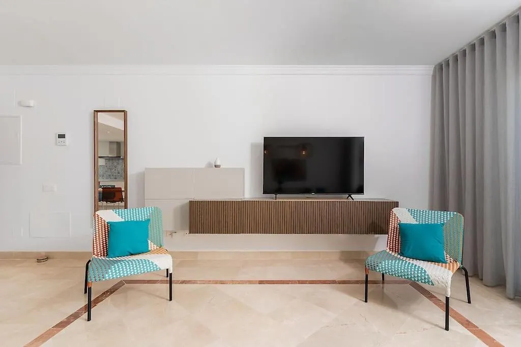Deluxe 2 Bed Apartment Estepona 0*,  Spanje